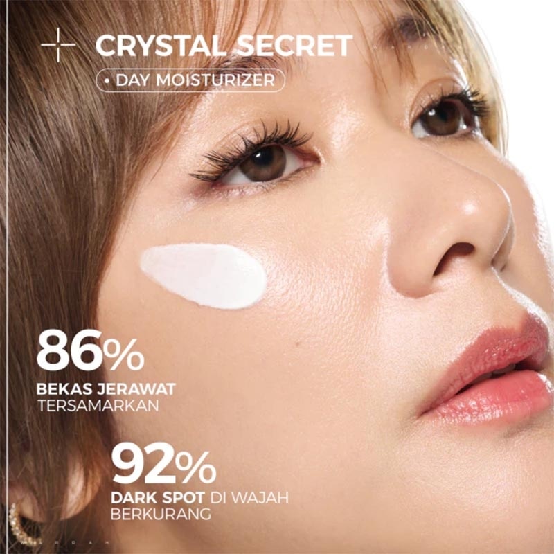 Wardah Crystal Secret a-Arbutin 5% Niacinamide Hyperpigmentation Expert SPF 35 PA+++ Day Moisturizer 30g